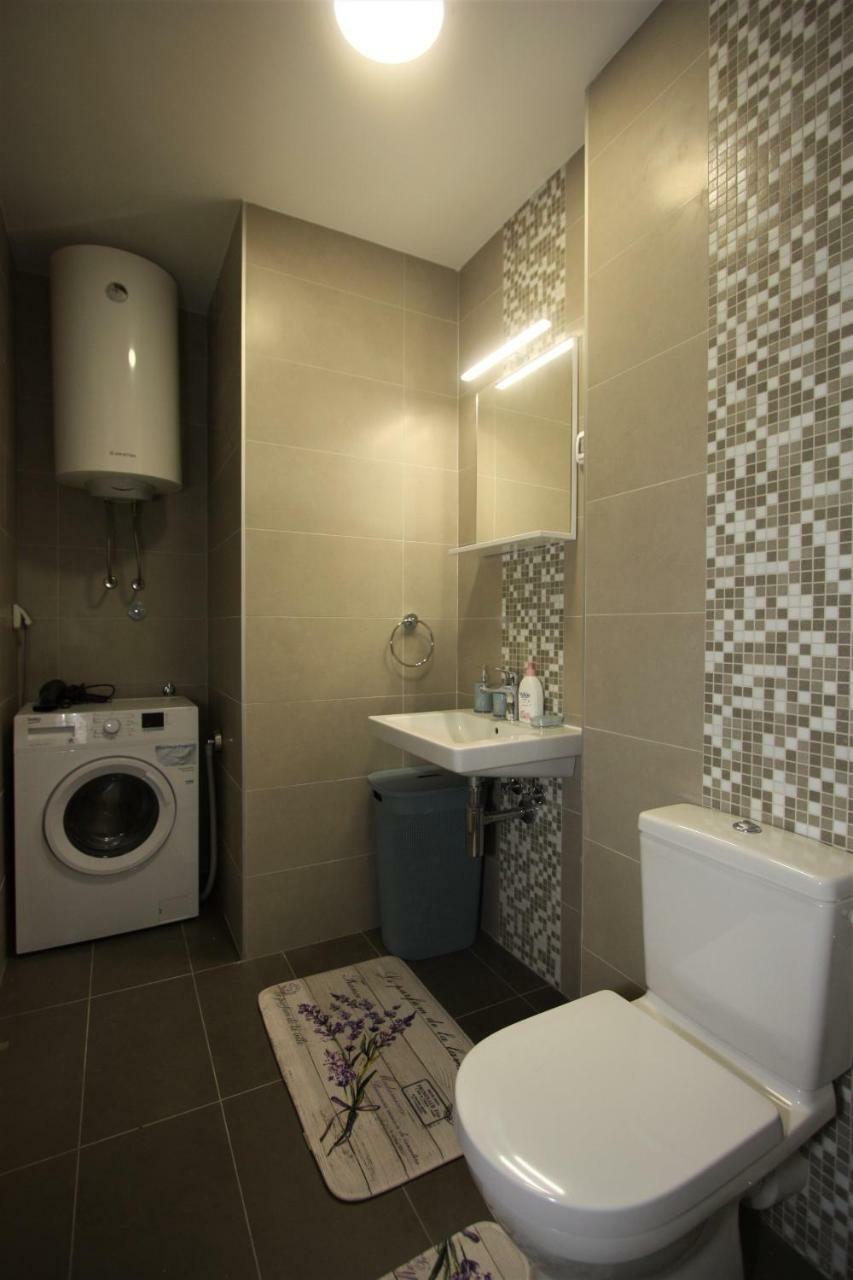 Luxury 1 Bedroom Apartment With Cozy Garden D2-2 In Morinj Kotor Exteriör bild