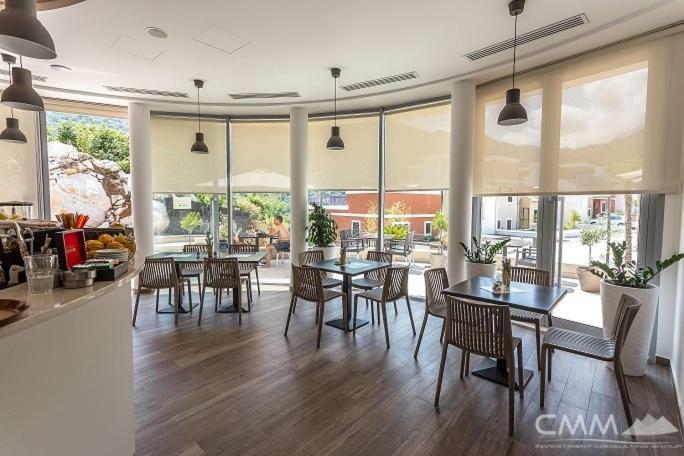 Luxury 1 Bedroom Apartment With Cozy Garden D2-2 In Morinj Kotor Exteriör bild