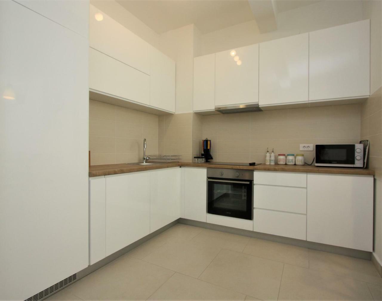 Luxury 1 Bedroom Apartment With Cozy Garden D2-2 In Morinj Kotor Exteriör bild