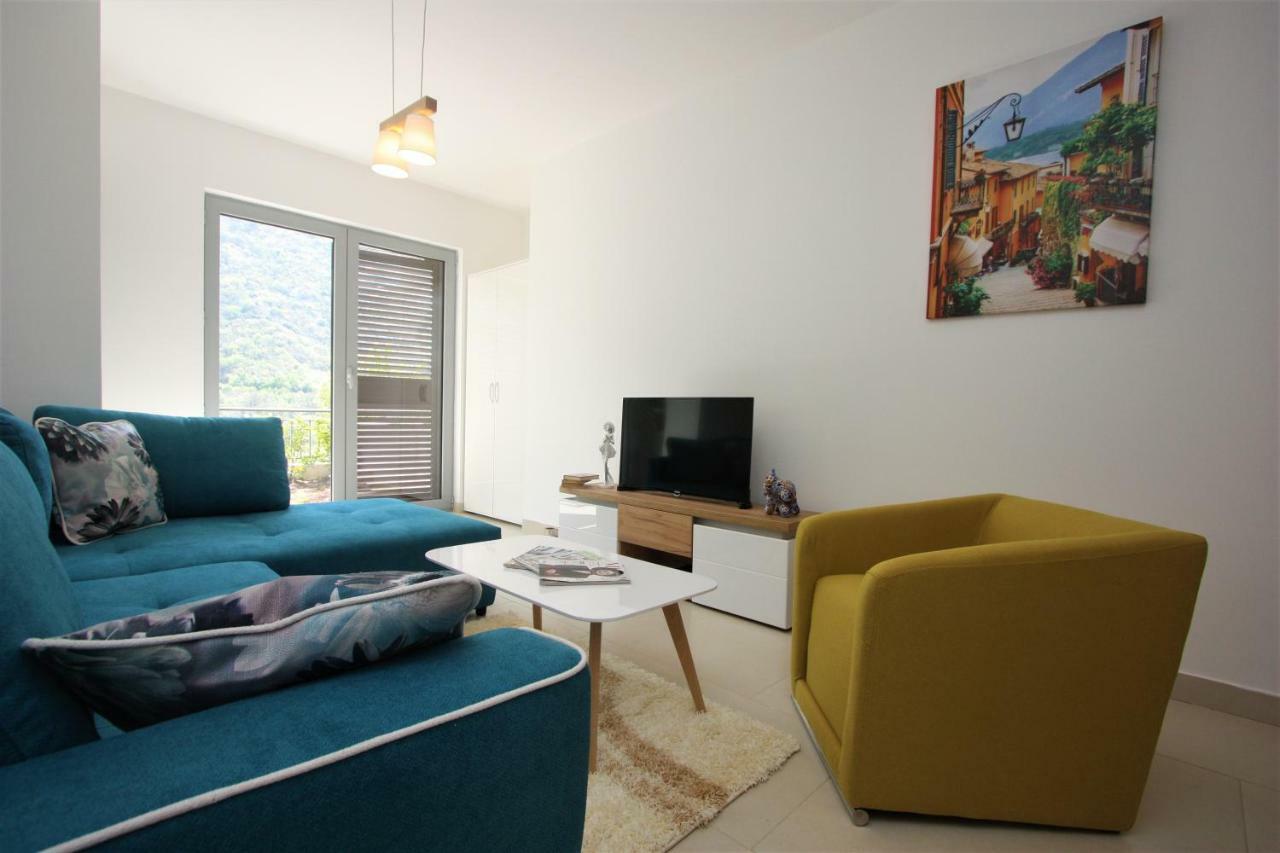 Luxury 1 Bedroom Apartment With Cozy Garden D2-2 In Morinj Kotor Exteriör bild