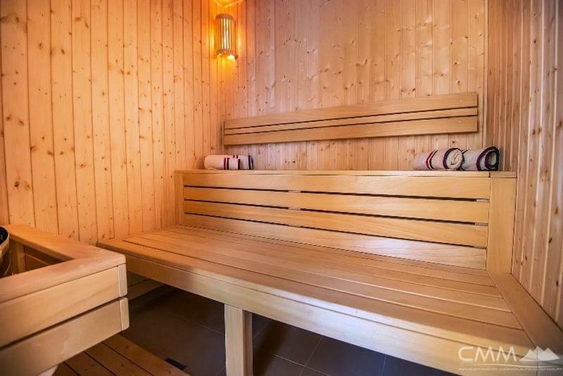 Luxury 1 Bedroom Apartment With Cozy Garden D2-2 In Morinj Kotor Exteriör bild